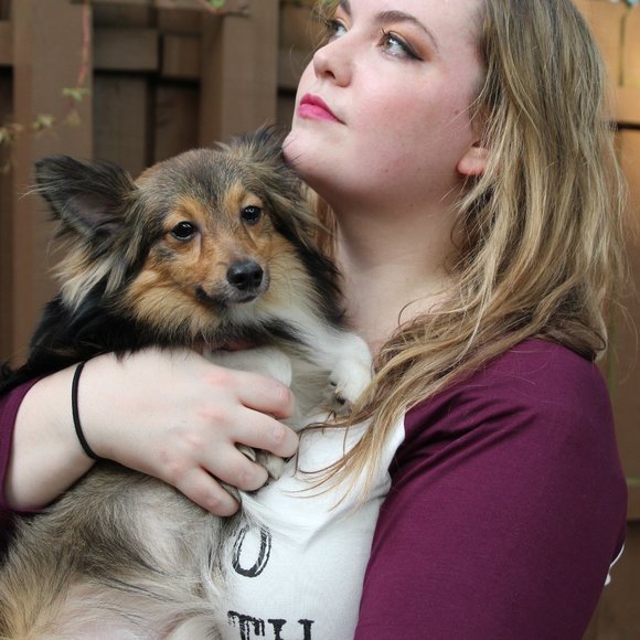 'I Just Want to Hang out With My Dog' Graphic Tee - Picture 2 of 4